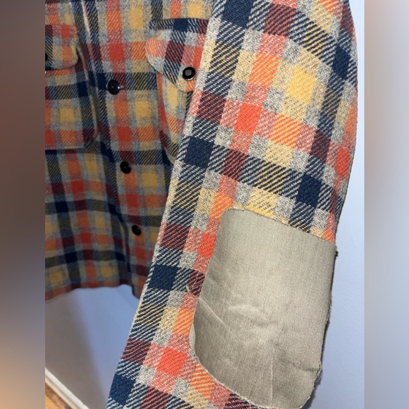 Vintage Pendleton button down shirt - Picture 3 of 11